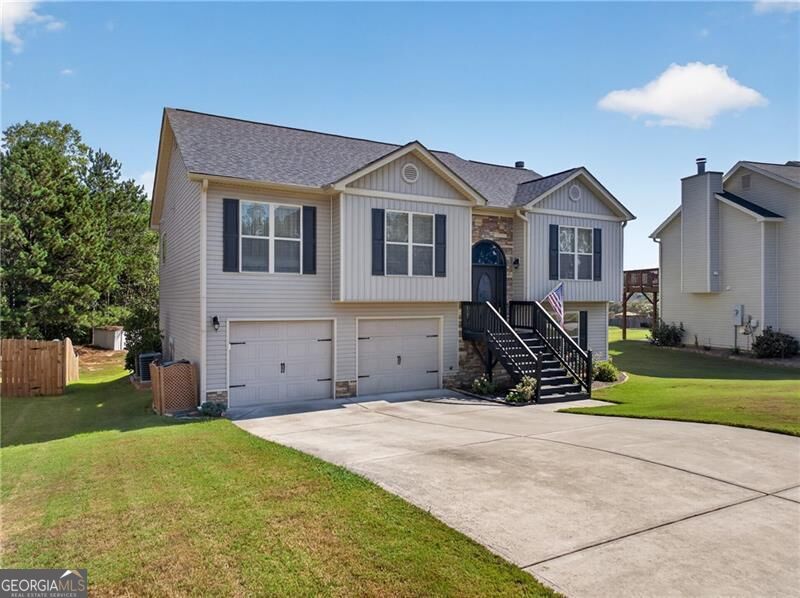 1690 Dillard Way Property Photo 3