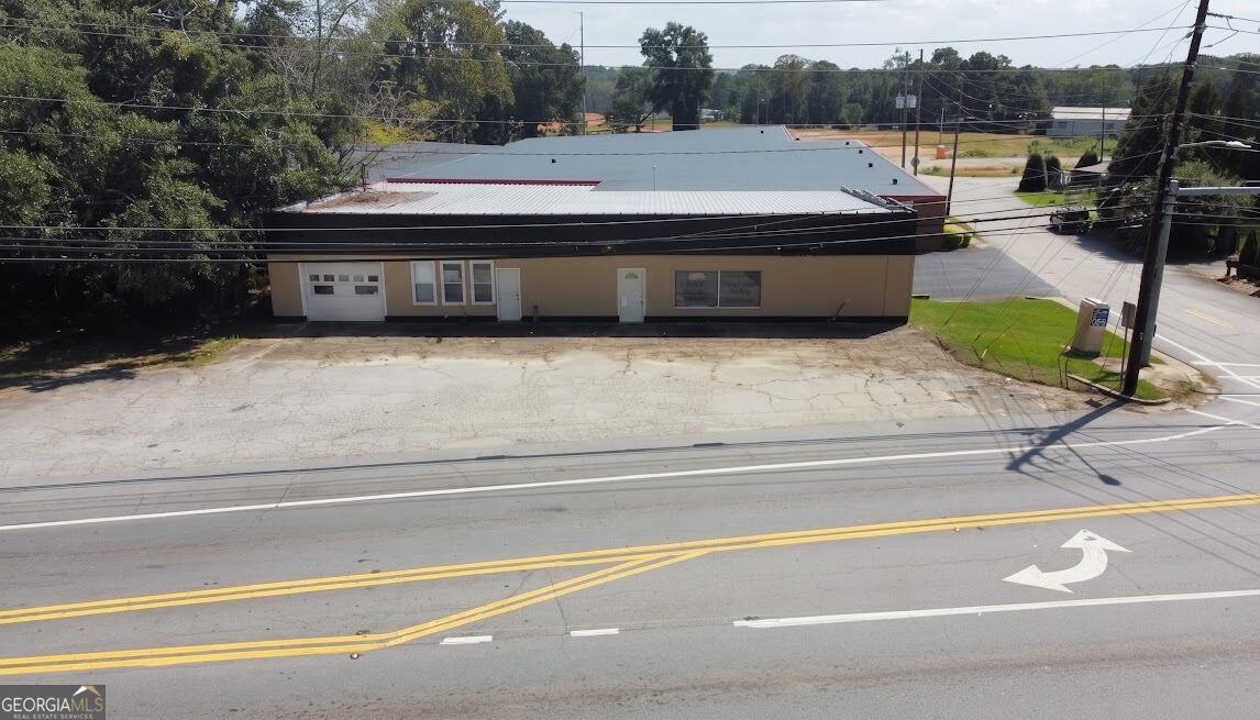 302 E College Street Property Photo 2