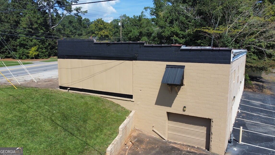 302 E College Street Property Photo 6