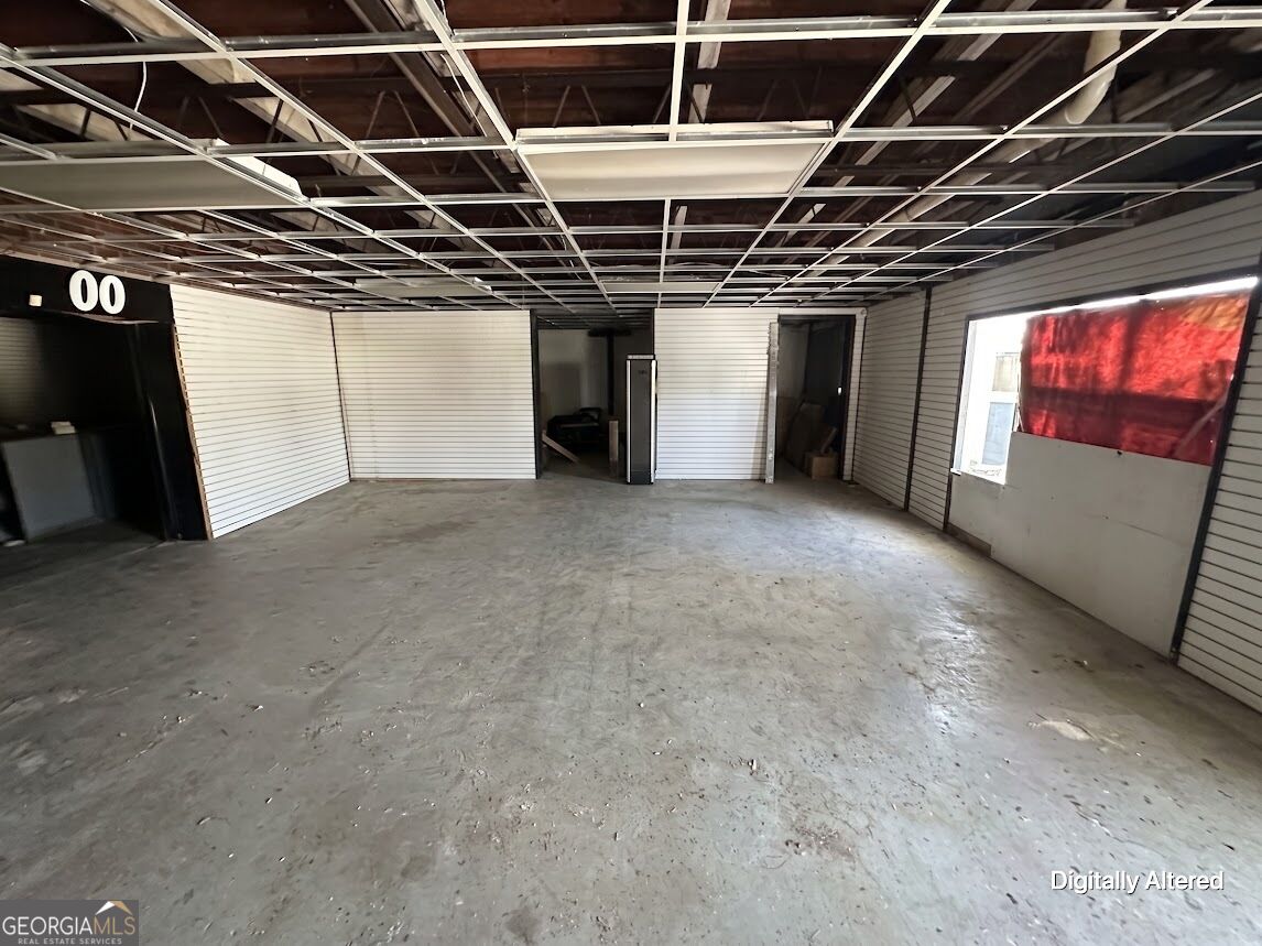 302 E College Street Property Photo 14