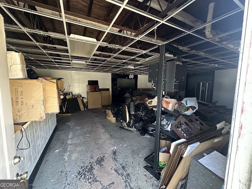 302 E College Street Property Photo 16