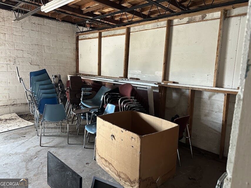 302 E College Street Property Photo 20