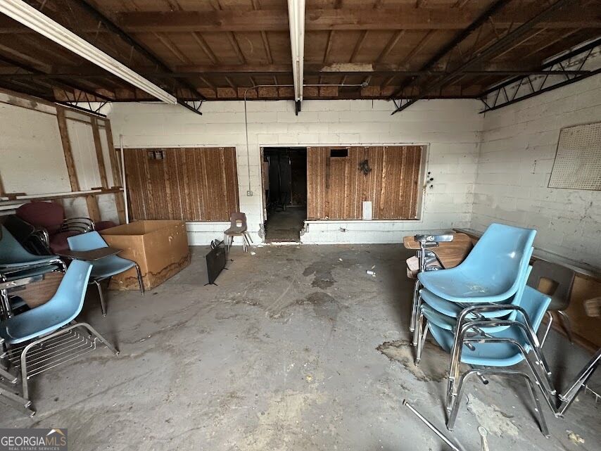 302 E College Street Property Photo 21