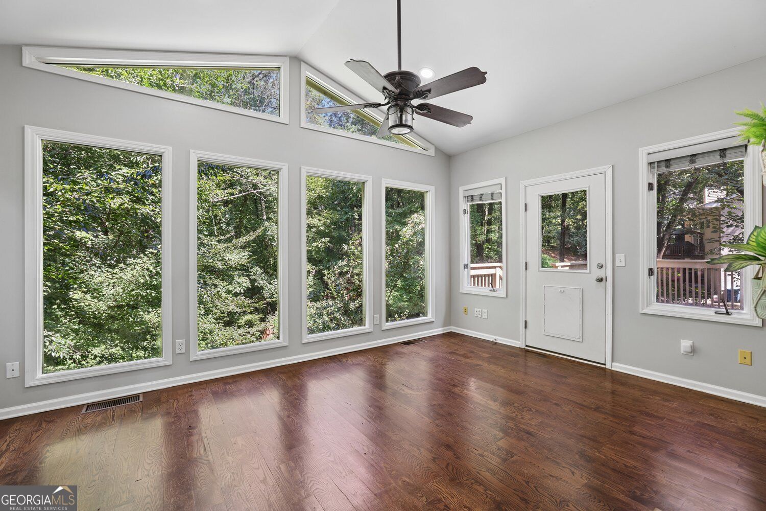 3832 Whitney Place Property Photo 12