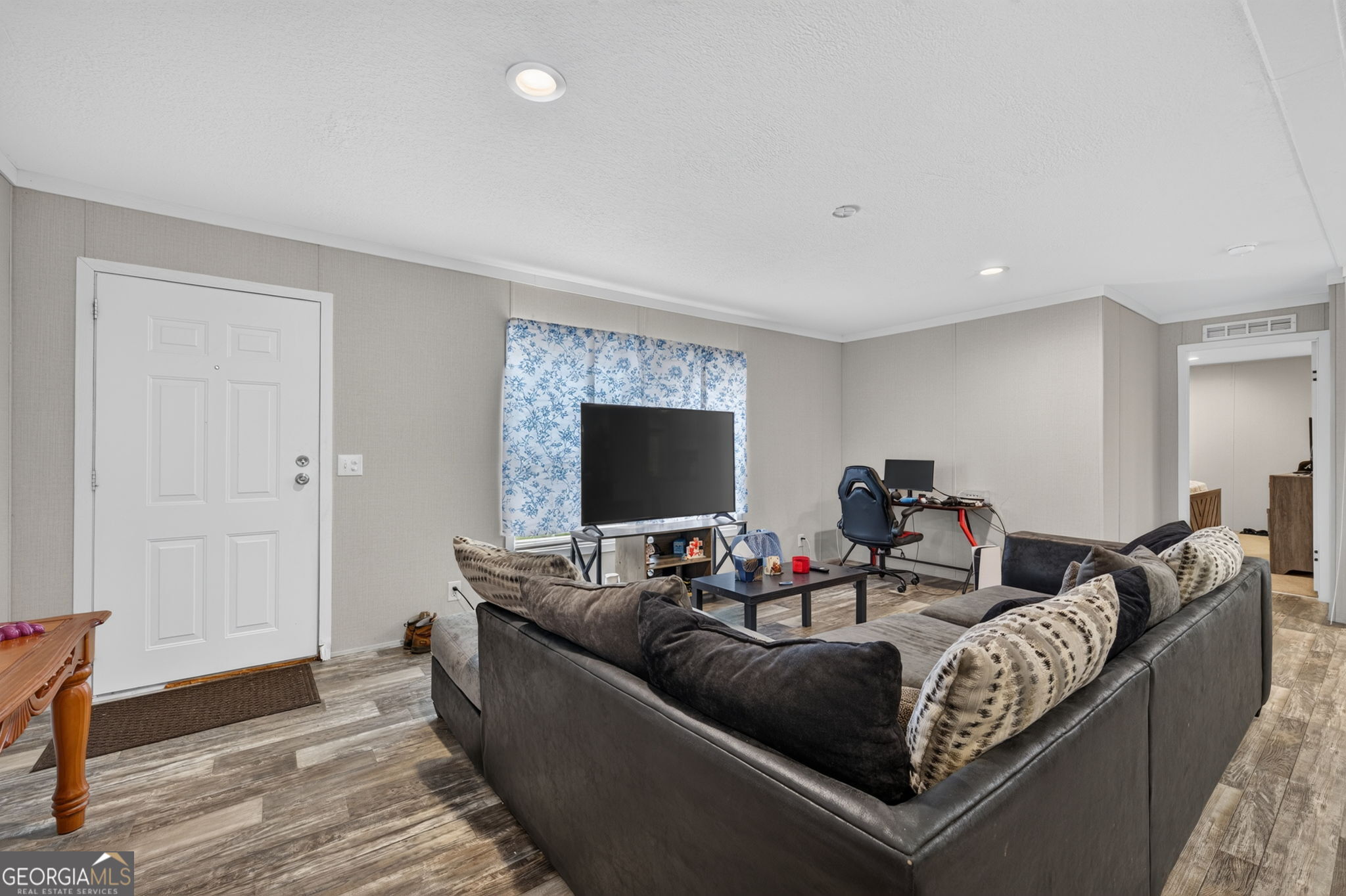 3930 Bartley Road Property Photo 5