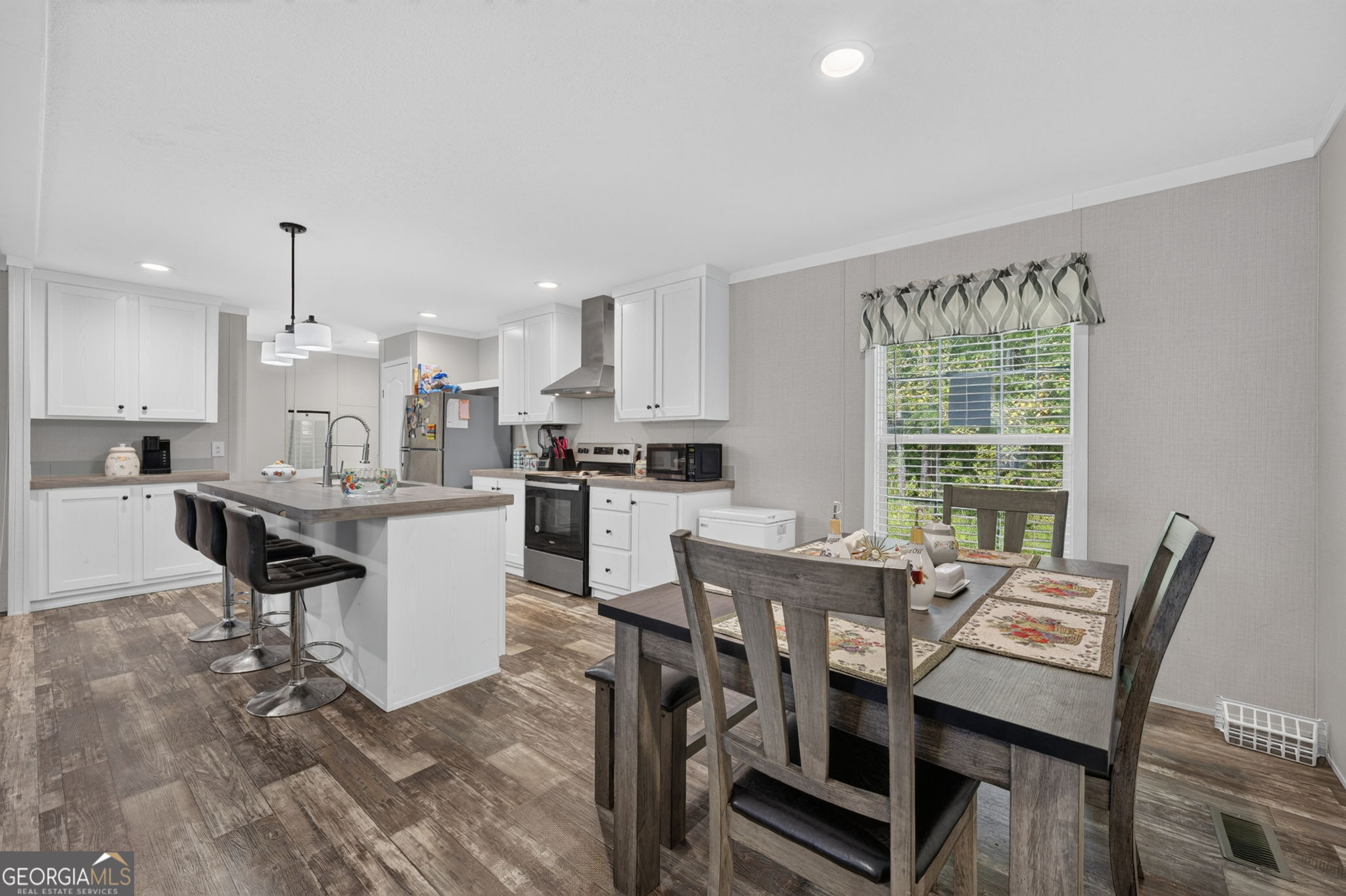 3930 Bartley Road Property Photo 10