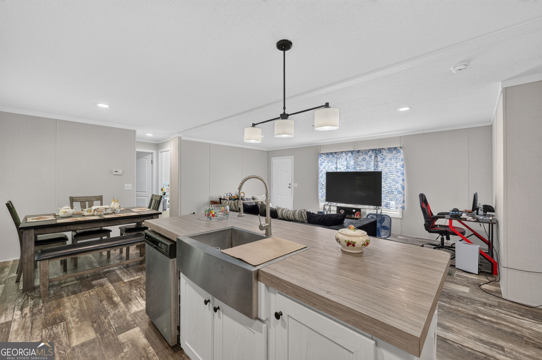 3930 Bartley Road Property Photo 12