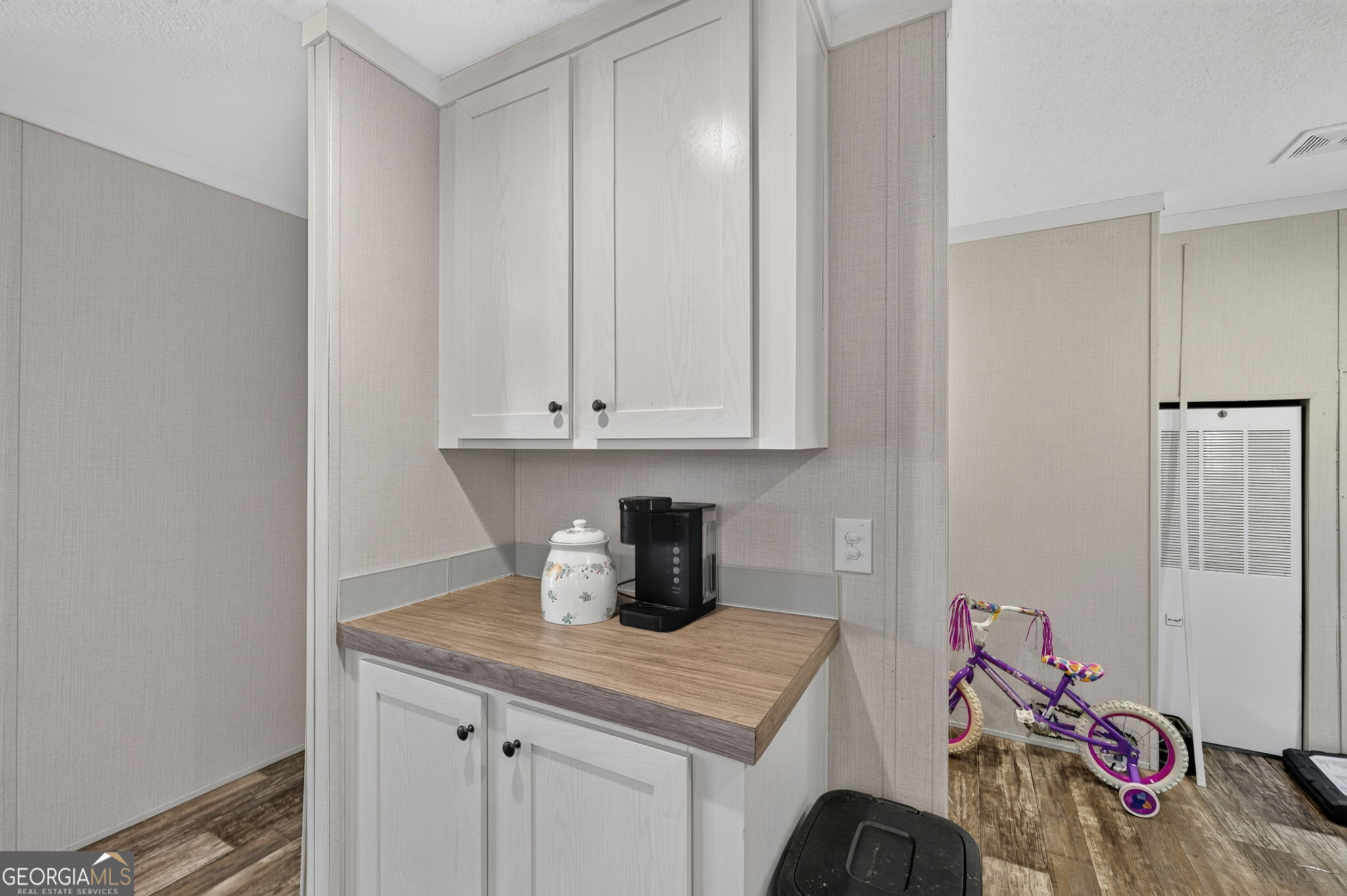 3930 Bartley Road Property Photo 16