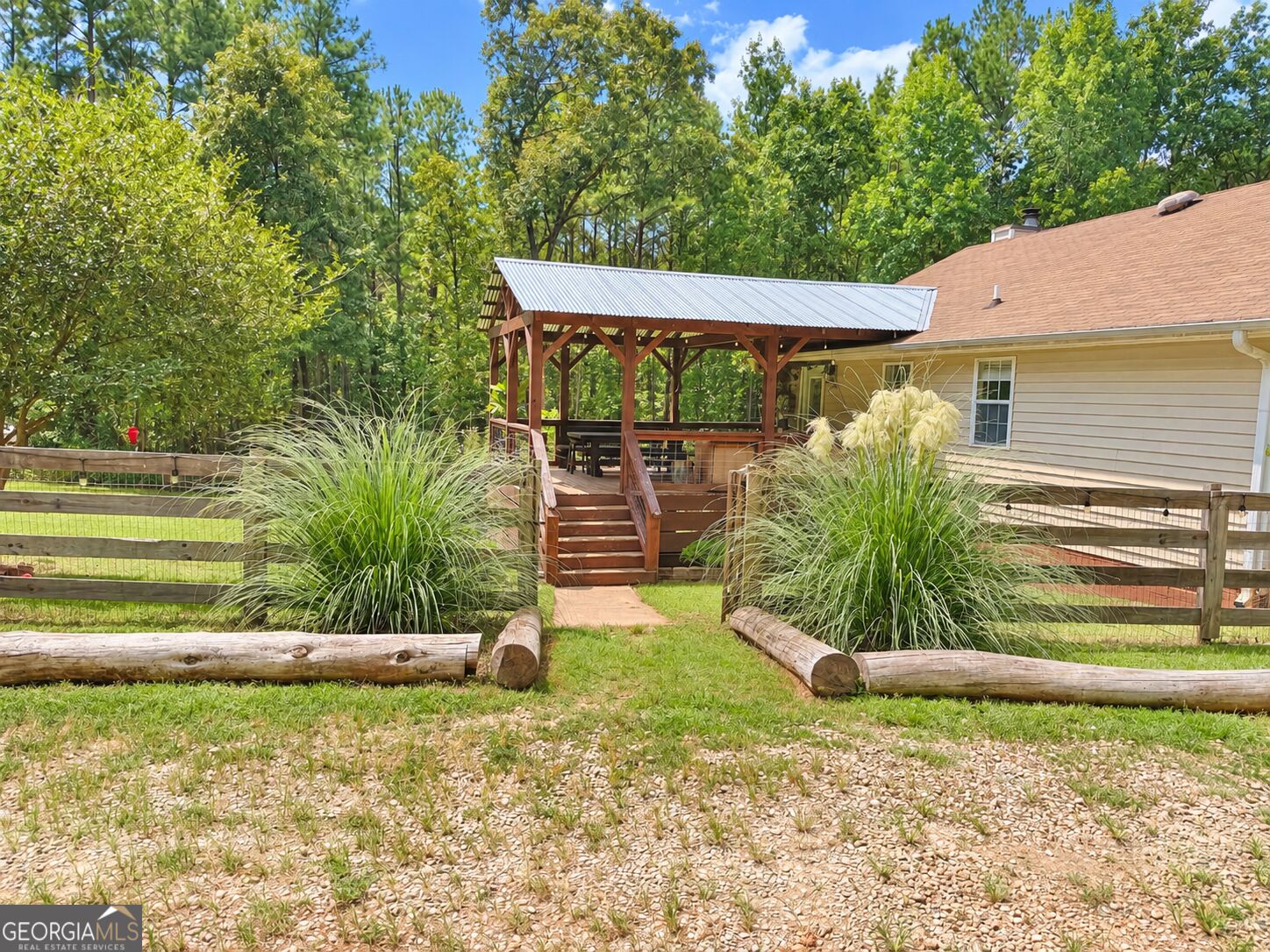 485 County Line Road W Property Photo 17