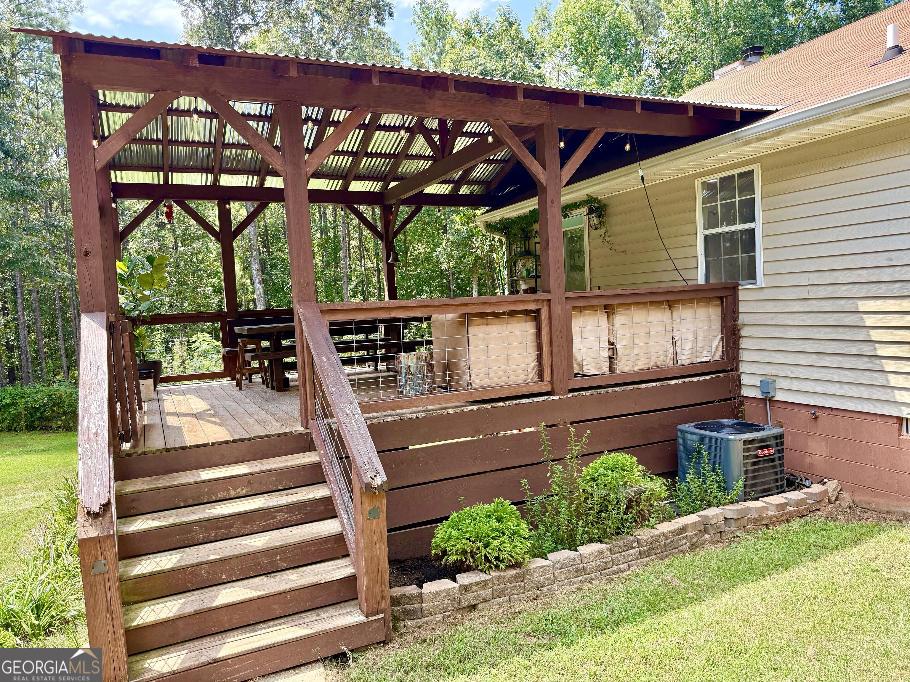 485 County Line Road W Property Photo 18