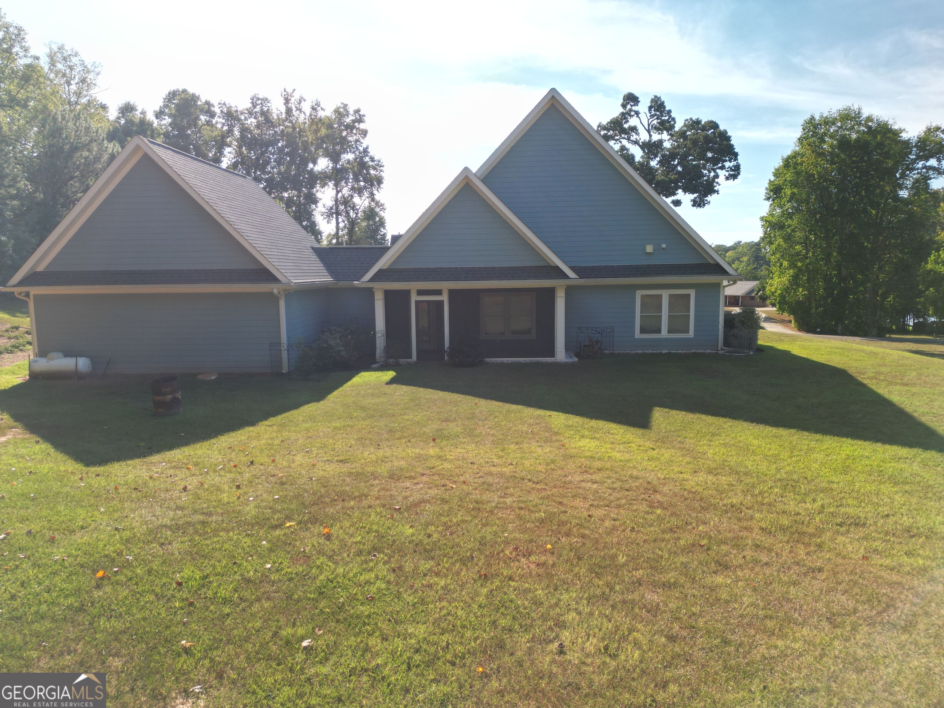 340 Thomas Drive Property Photo 7