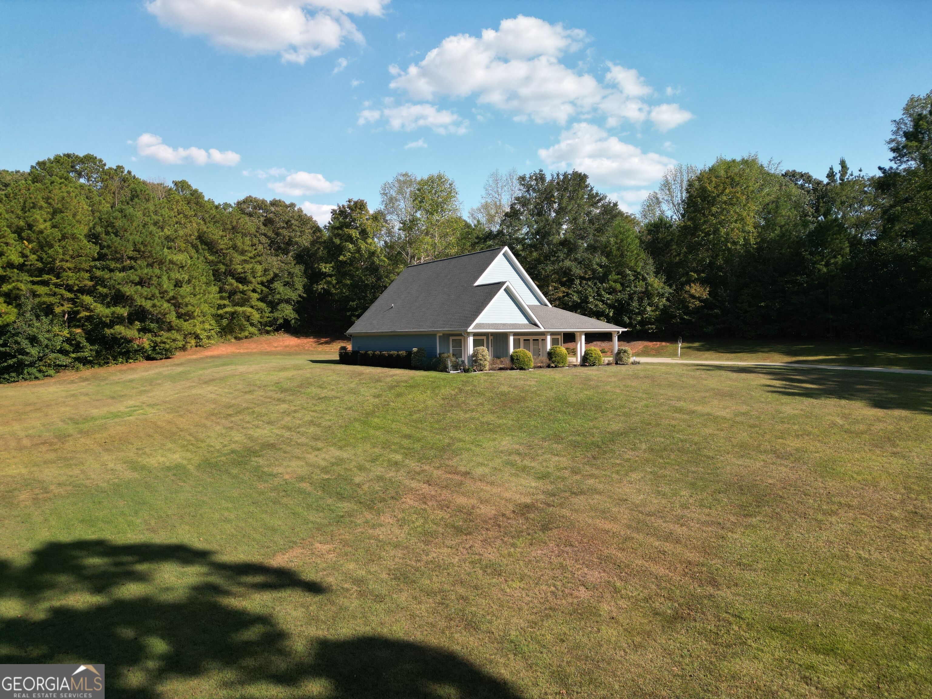 340 Thomas Drive Property Photo 10