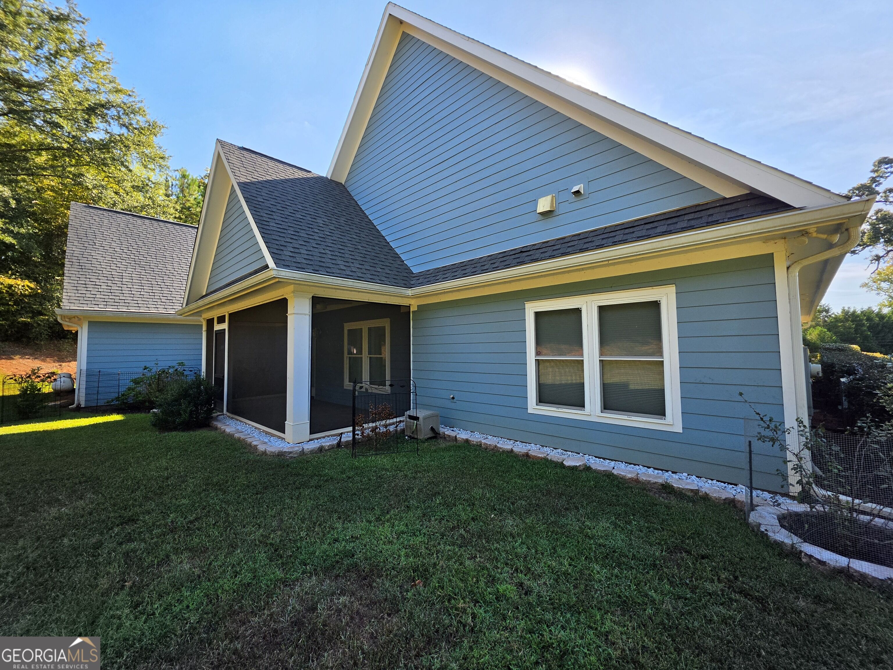 340 Thomas Drive Property Photo 13