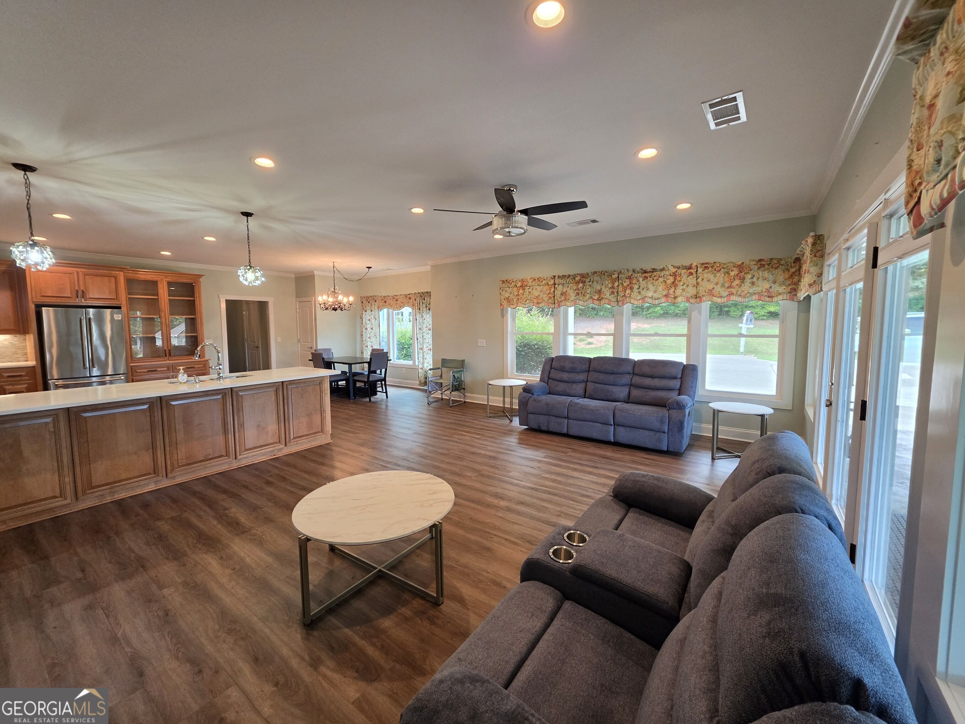 340 Thomas Drive Property Photo 20