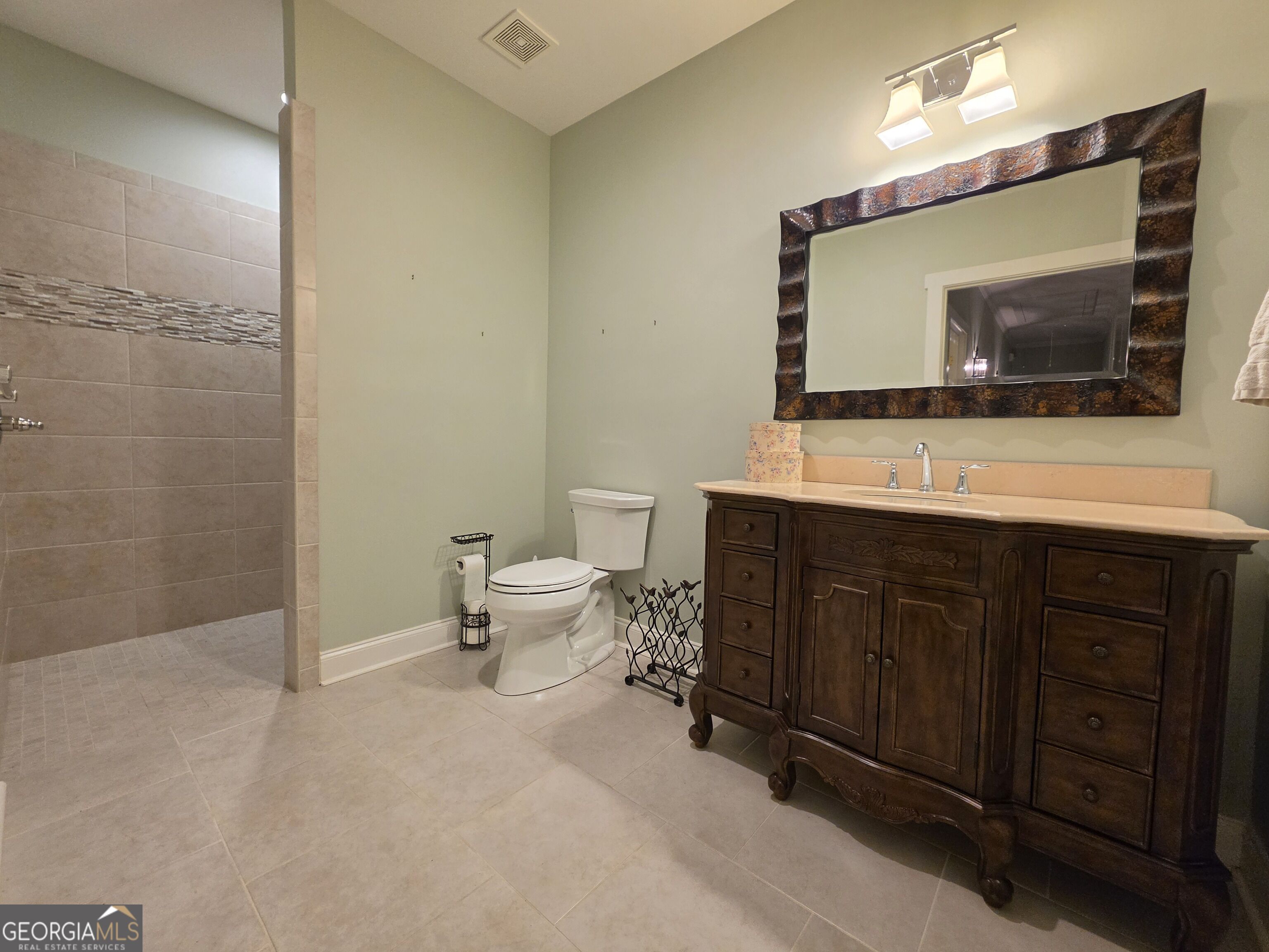 340 Thomas Drive Property Photo 35