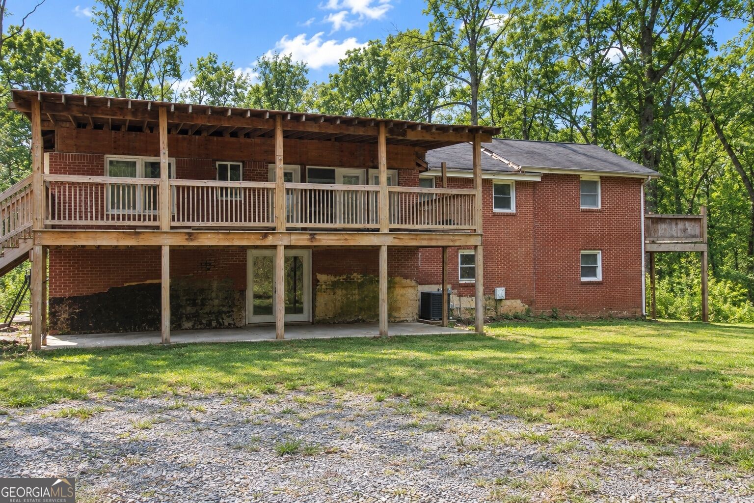 140 Joe Bray Road Property Photo 4