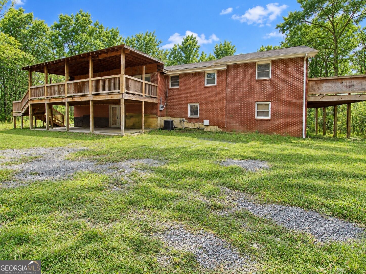 140 Joe Bray Road Property Photo 5