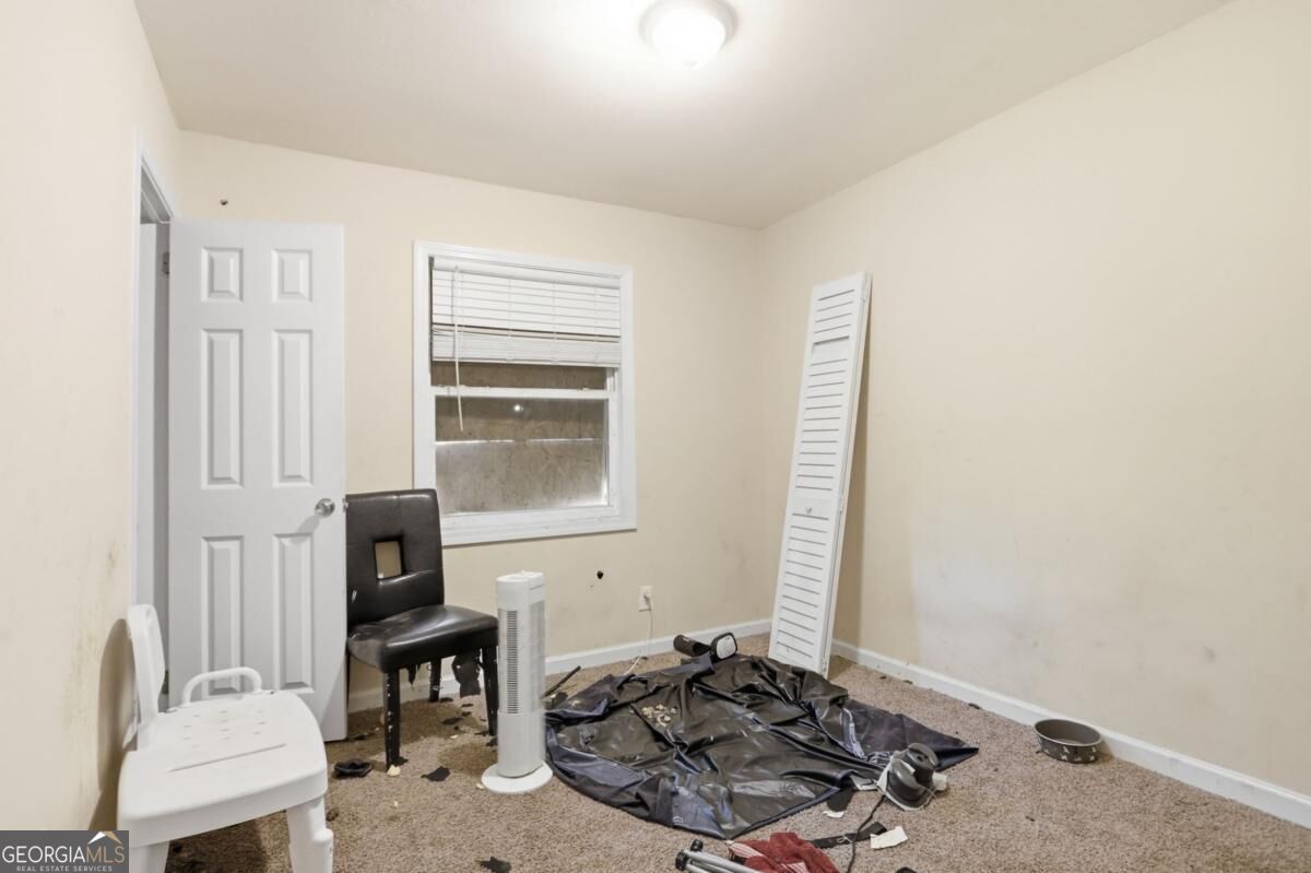 4366 Glenwood Parkway Property Photo 6