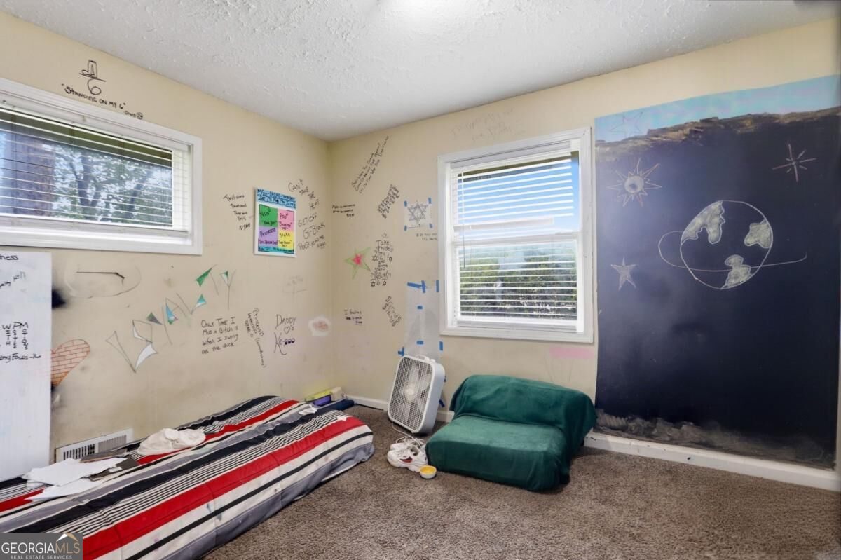 4366 Glenwood Parkway Property Photo 8
