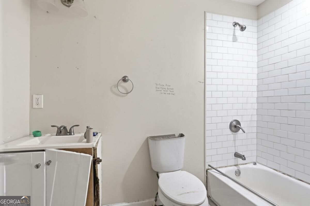 4366 Glenwood Parkway Property Photo 11