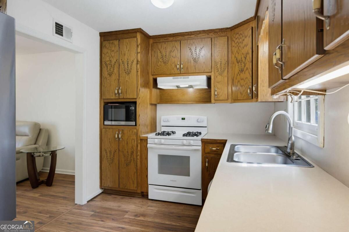 3404 Hill Drive Property Photo 4