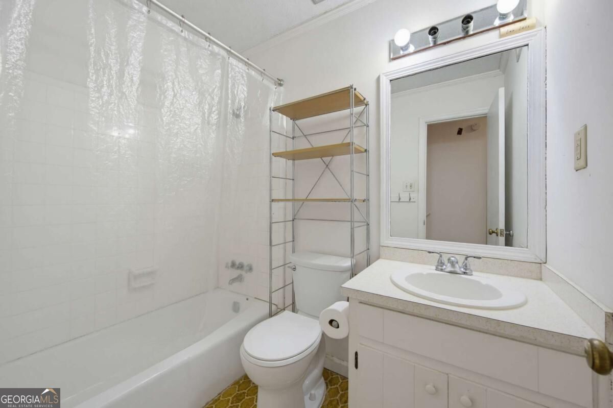 3404 Hill Drive Property Photo 10