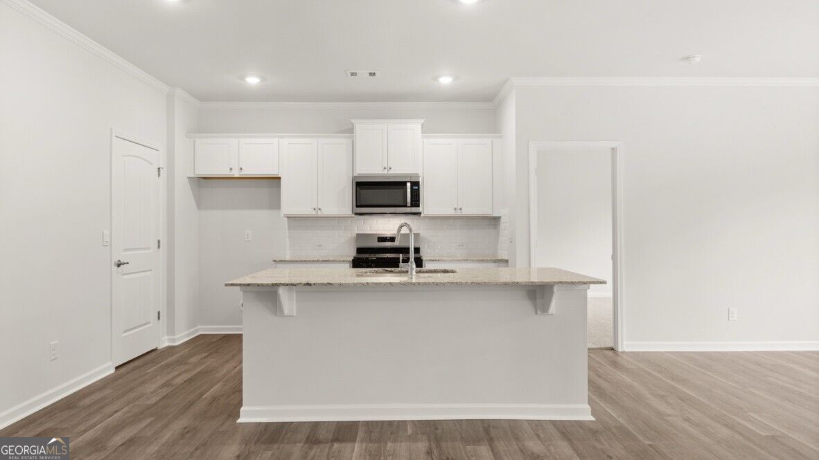 8158 Coldstream Drive Property Photo 6