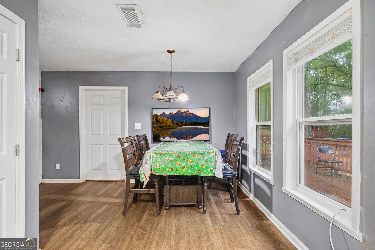 541 Carithers Road Property Photo 8