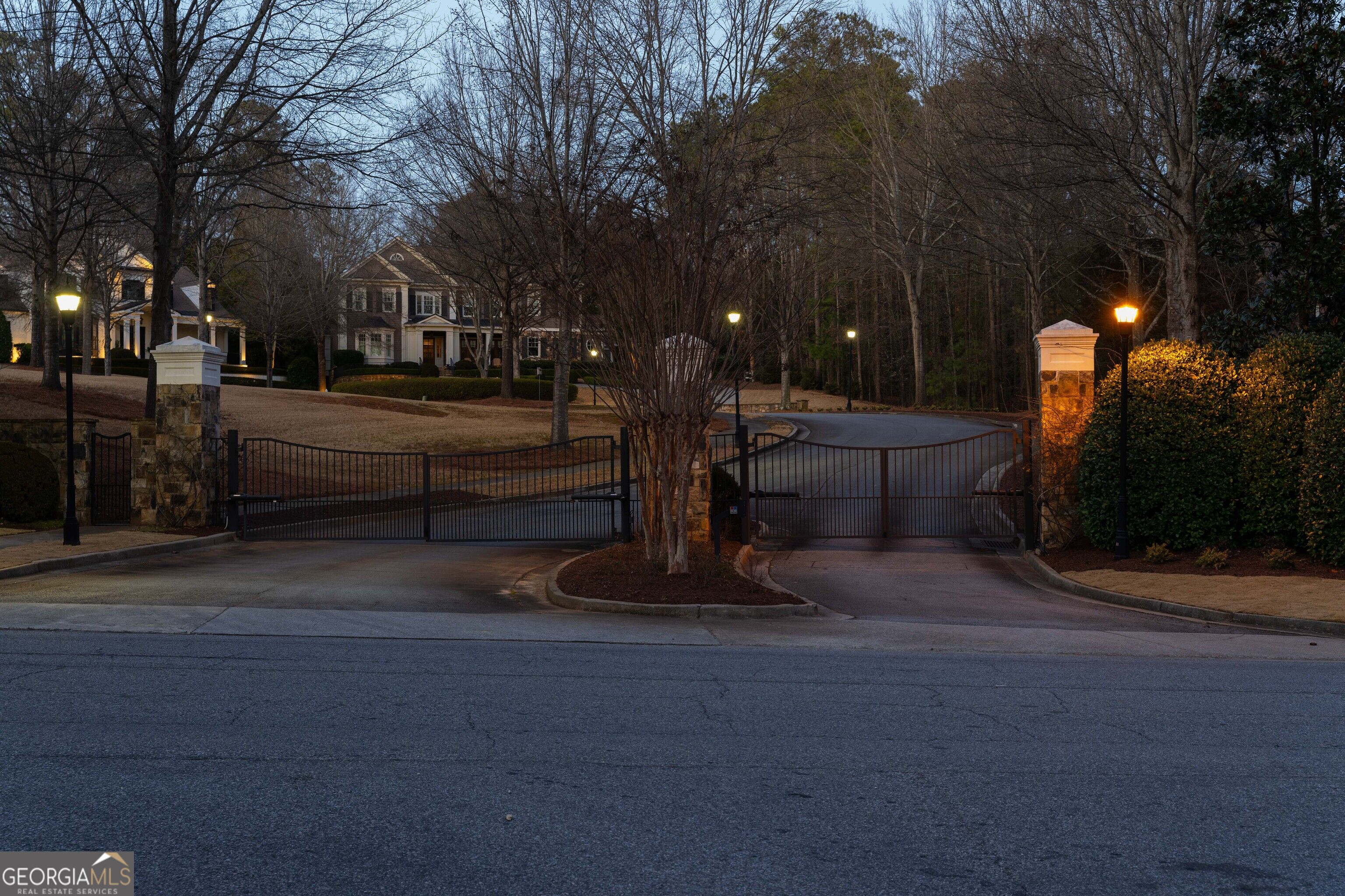 980 Fenimore Circle Property Photo 3