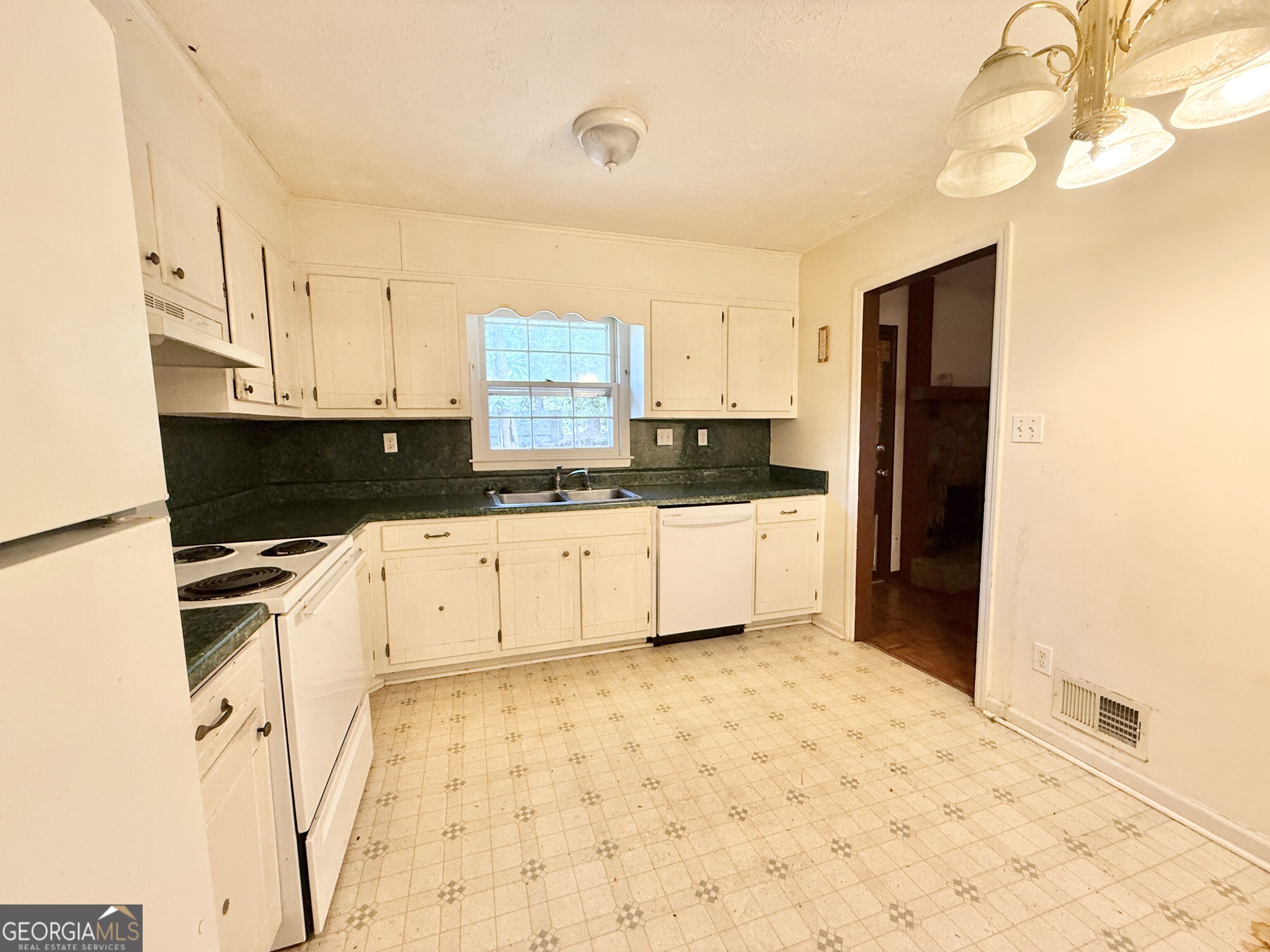 120 Wilhelmina Drive Property Photo 10
