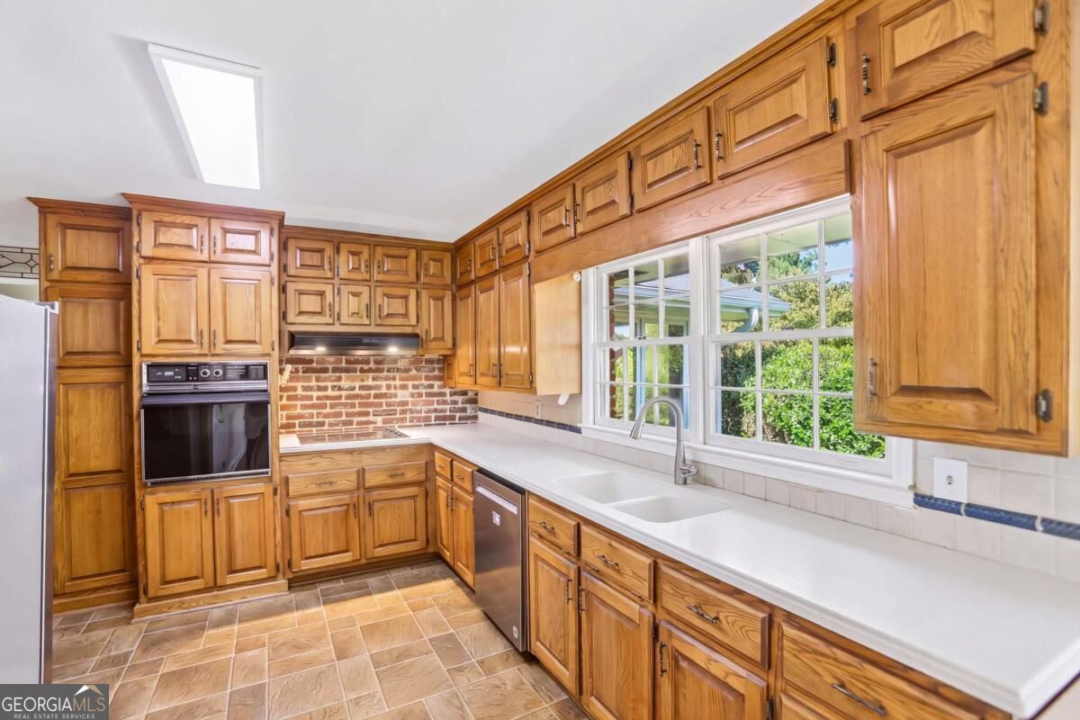 2186 Ingram Road Property Photo 2