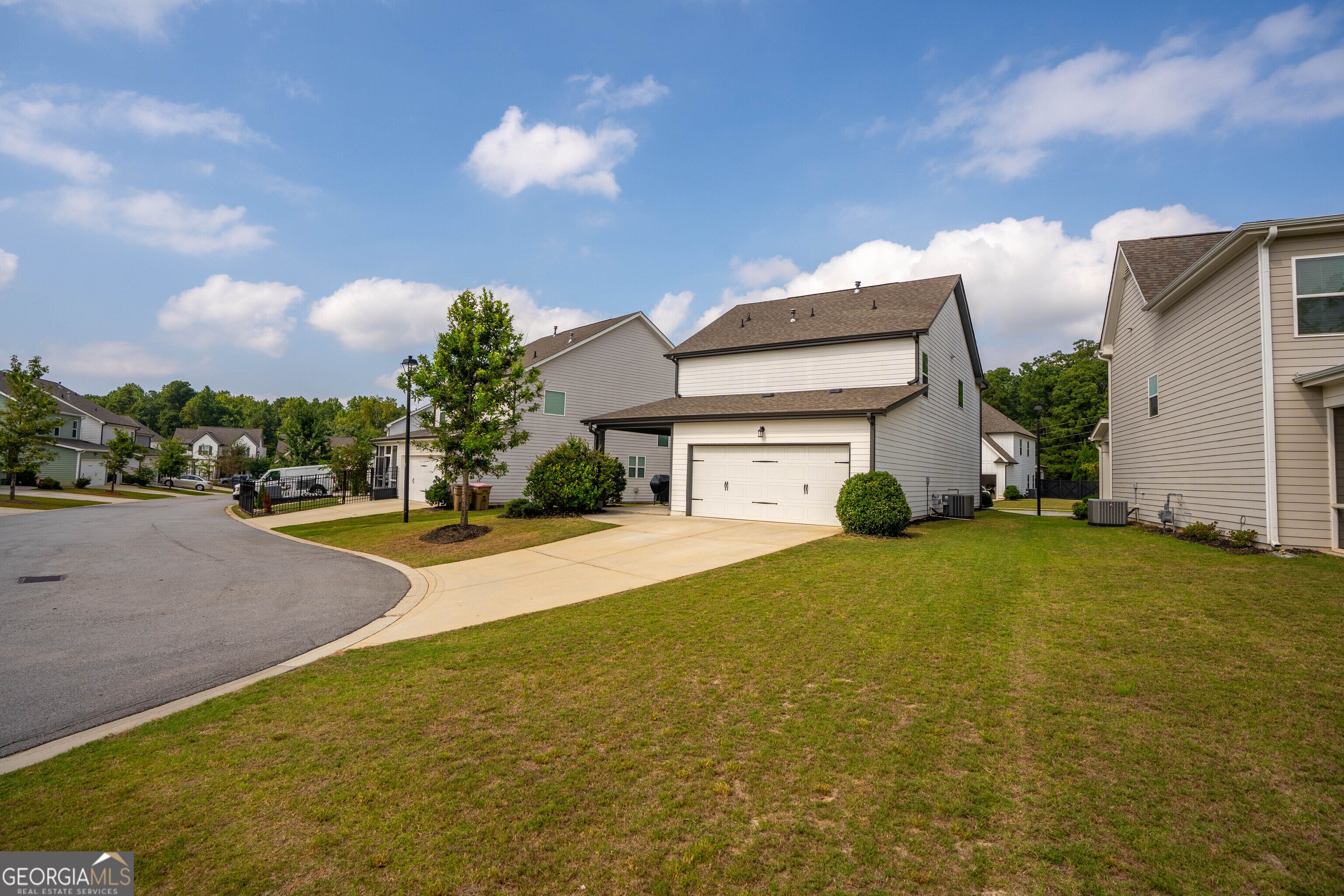 5200 Parkwood Drive Property Photo 42