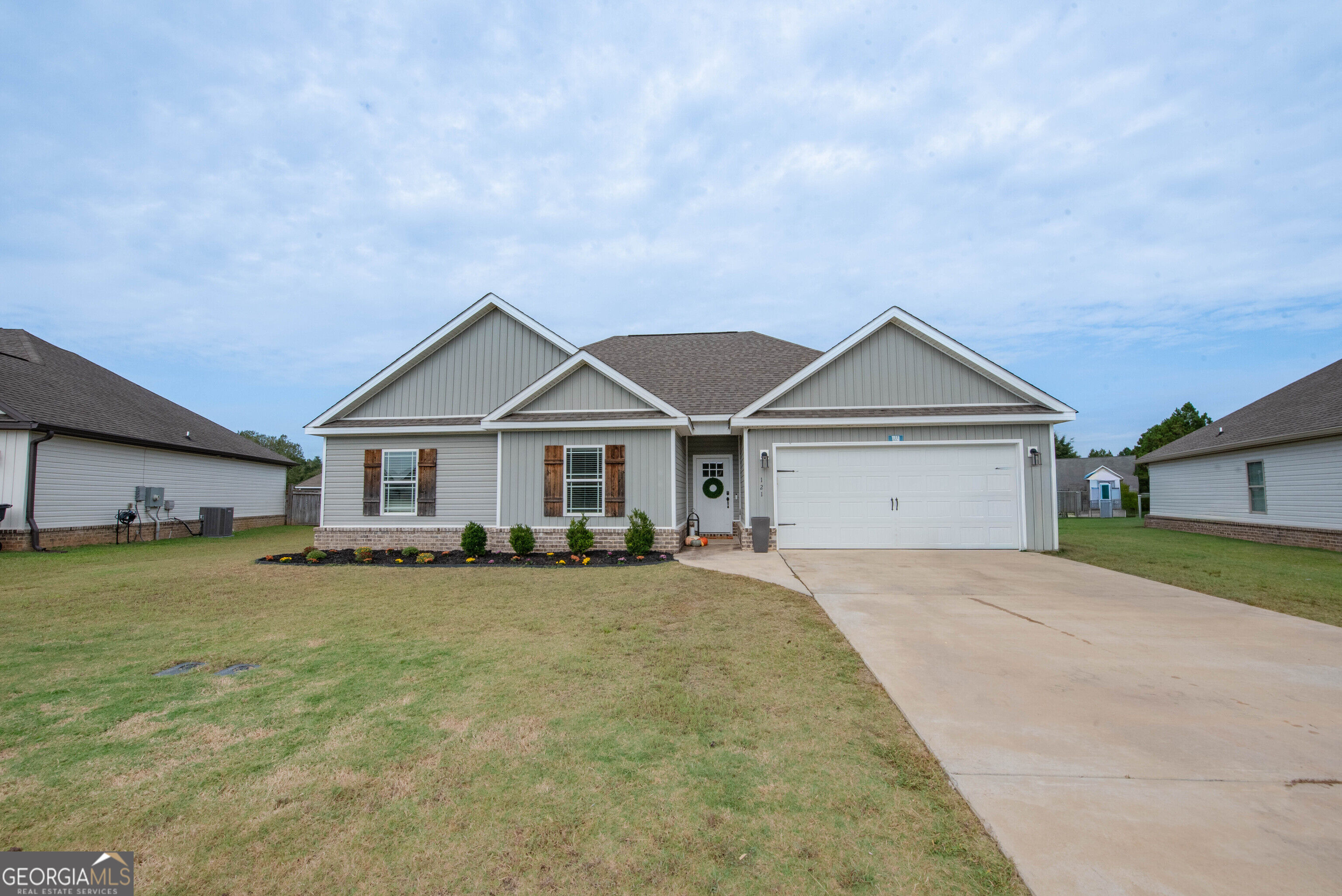 121 Locks Heath Ct. Property Photo 1