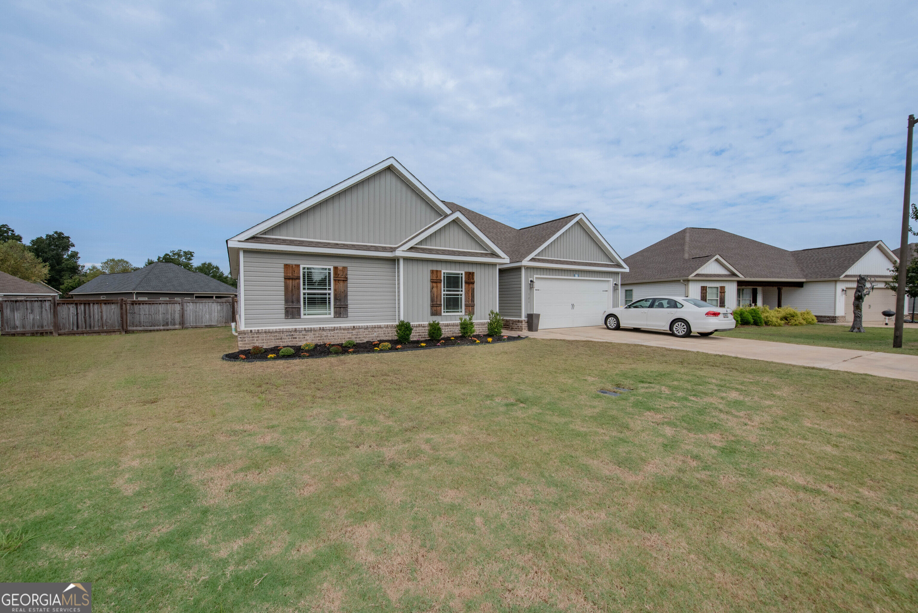 121 Locks Heath Ct. Property Photo 2