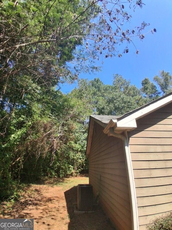 10125 Flat Shoals Road Property Photo 3