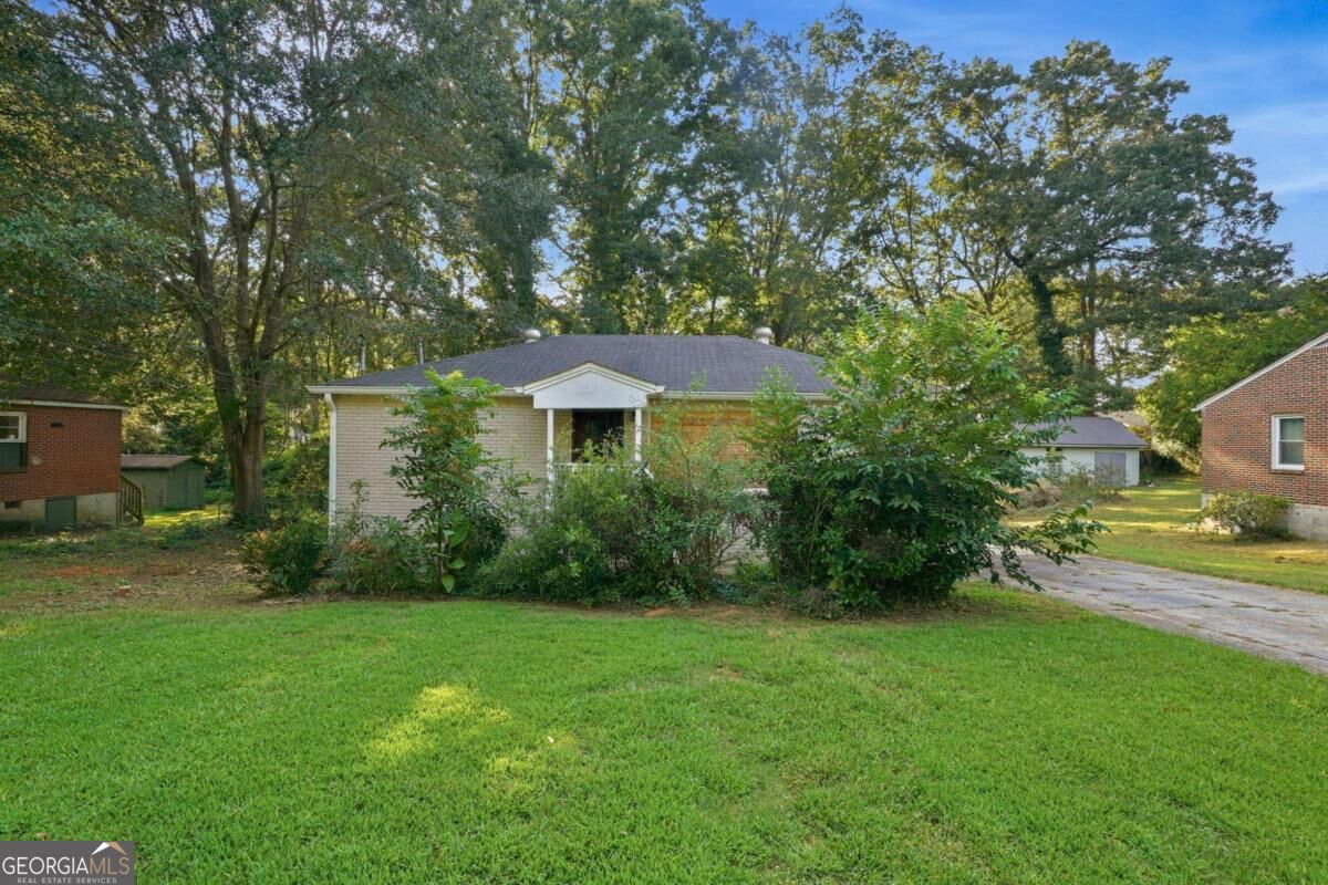 1877 Selwyn Drive Property Photo 1