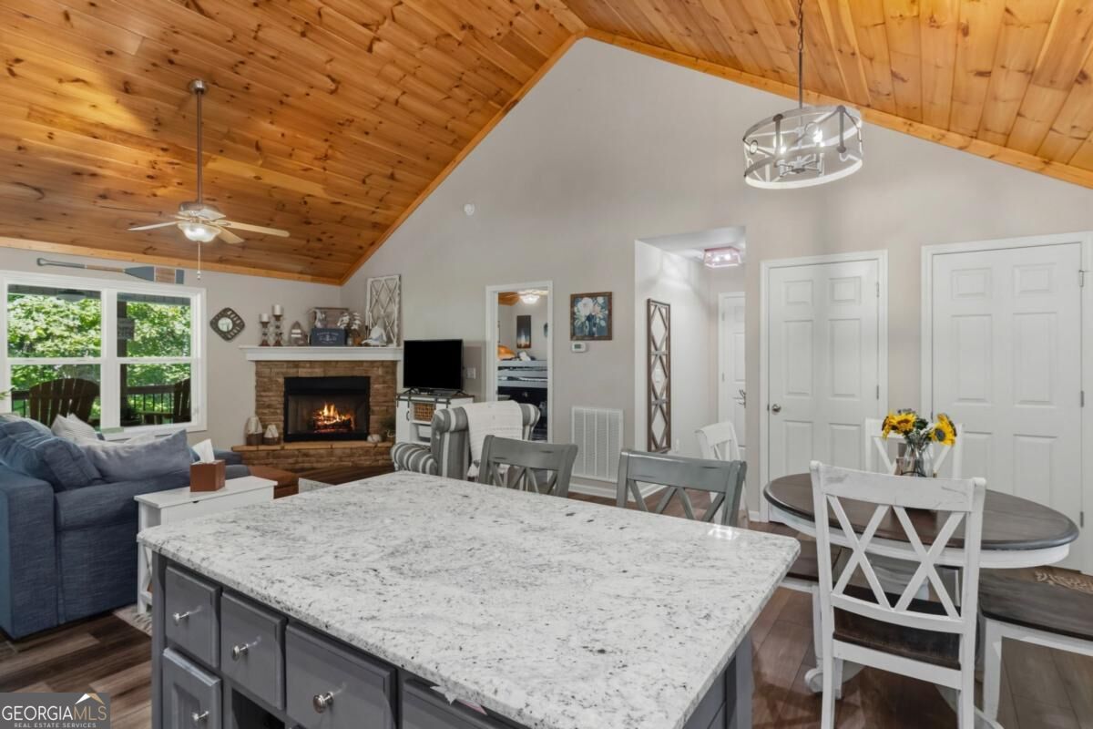 20 Foxhound Court Property Photo 11