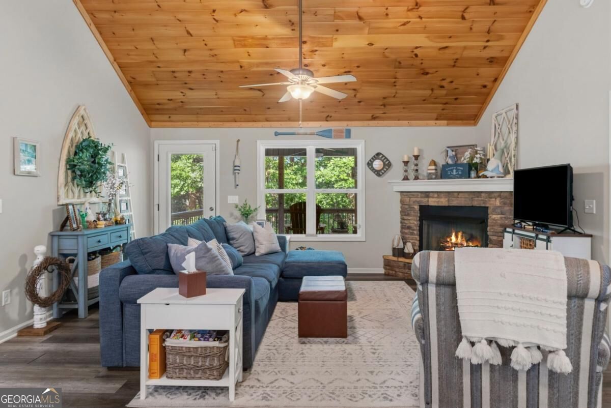 20 Foxhound Court Property Photo 12