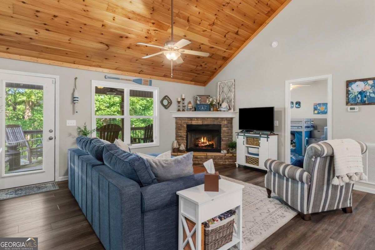 20 Foxhound Court Property Photo 13