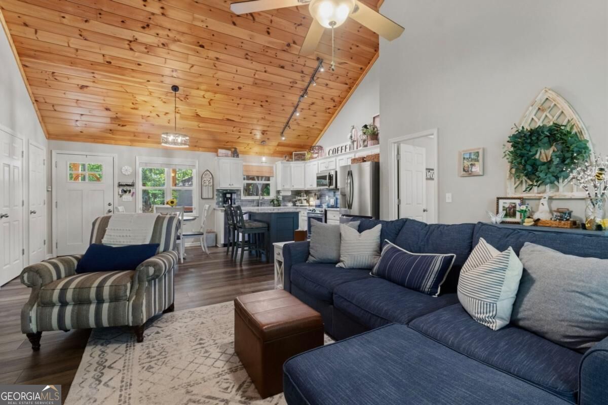 20 Foxhound Court Property Photo 15