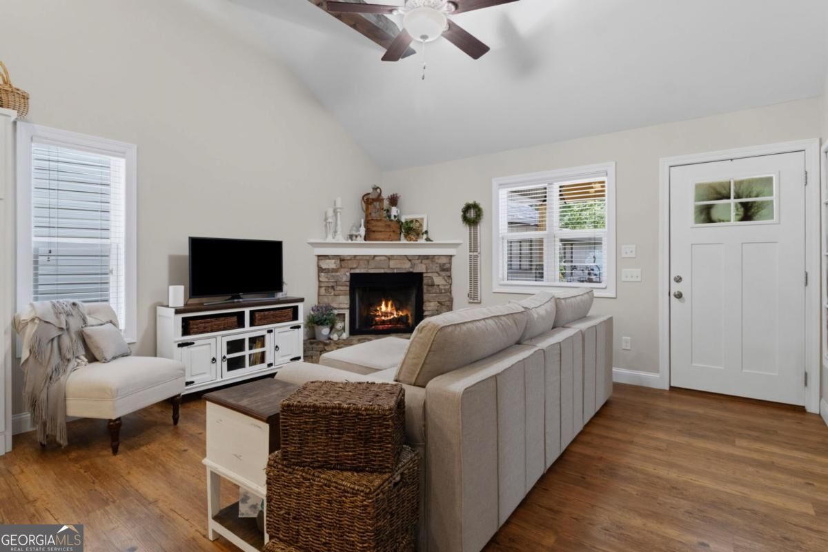 20 Foxhound Court Property Photo 36