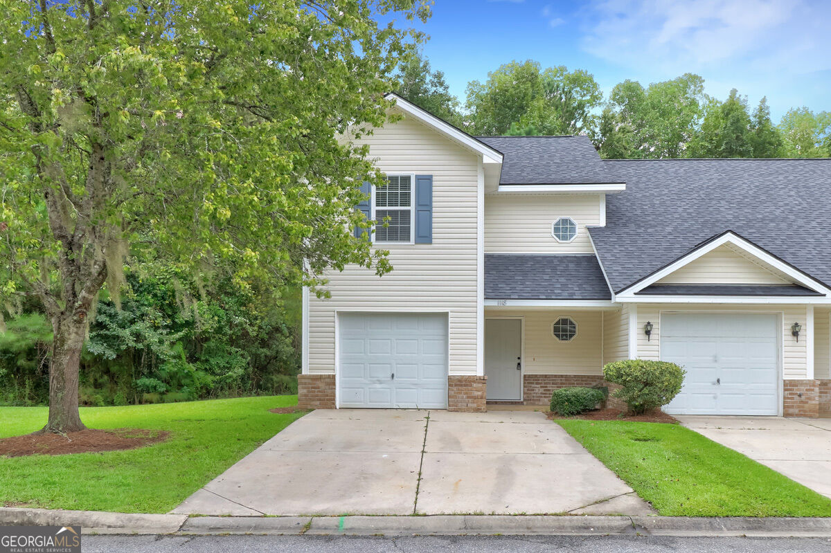 1118 Towne Park Drive Property Photo 1