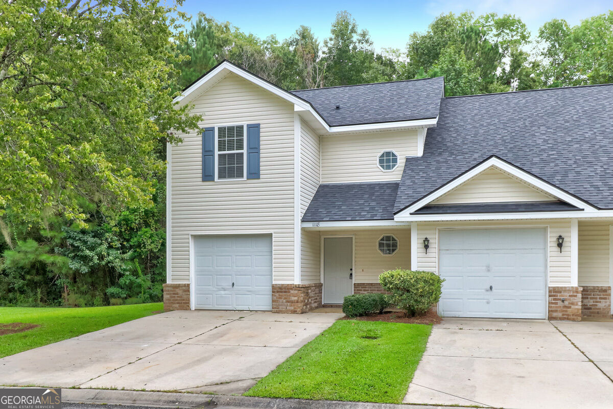1118 Towne Park Drive Property Photo 2