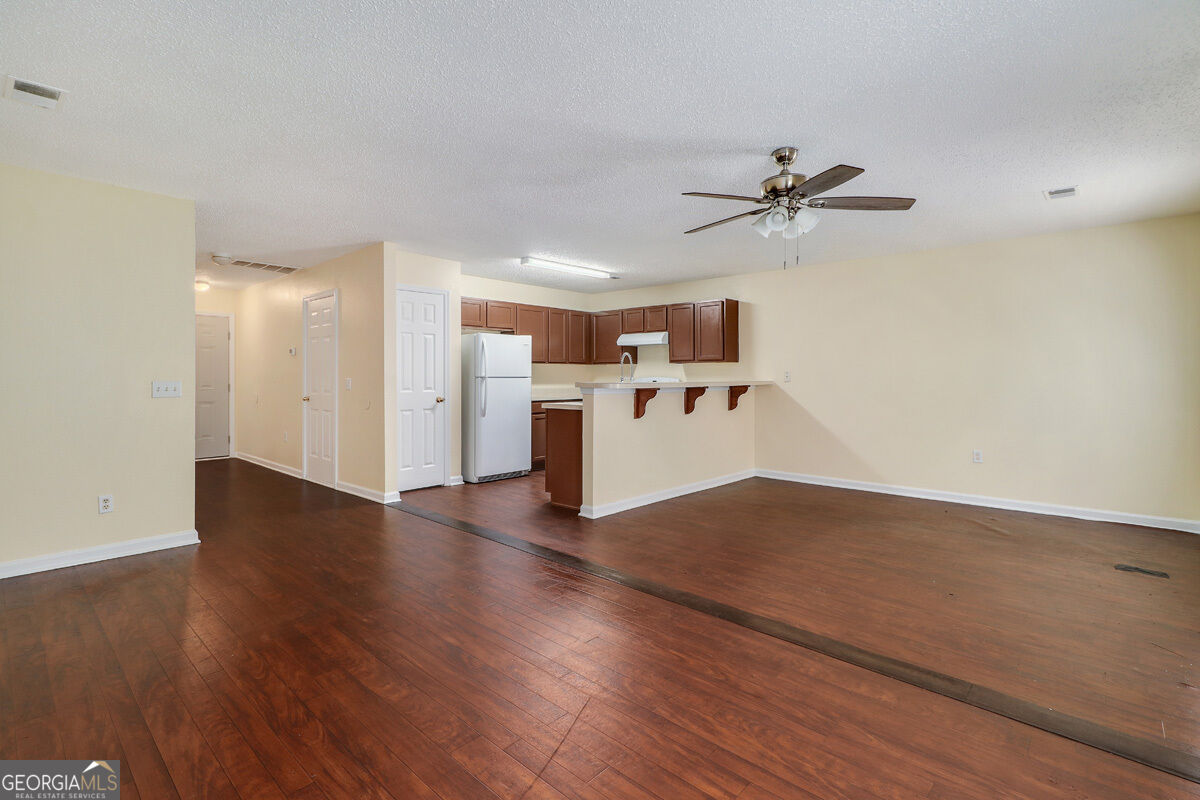 1118 Towne Park Drive Property Photo 6