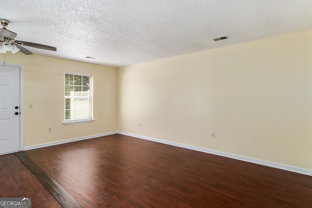 1118 Towne Park Drive Property Photo 13