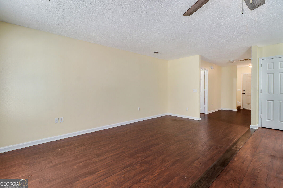 1118 Towne Park Drive Property Photo 14