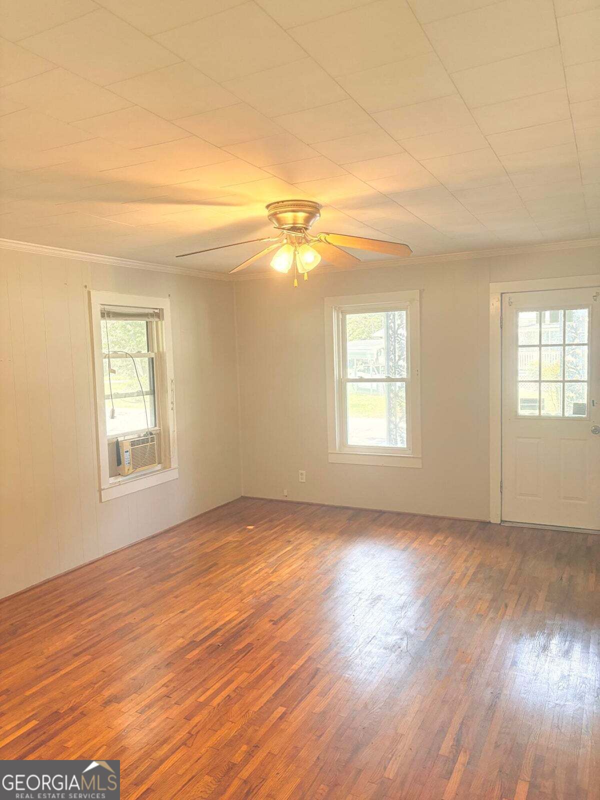 605 Thornton Street Property Photo 8