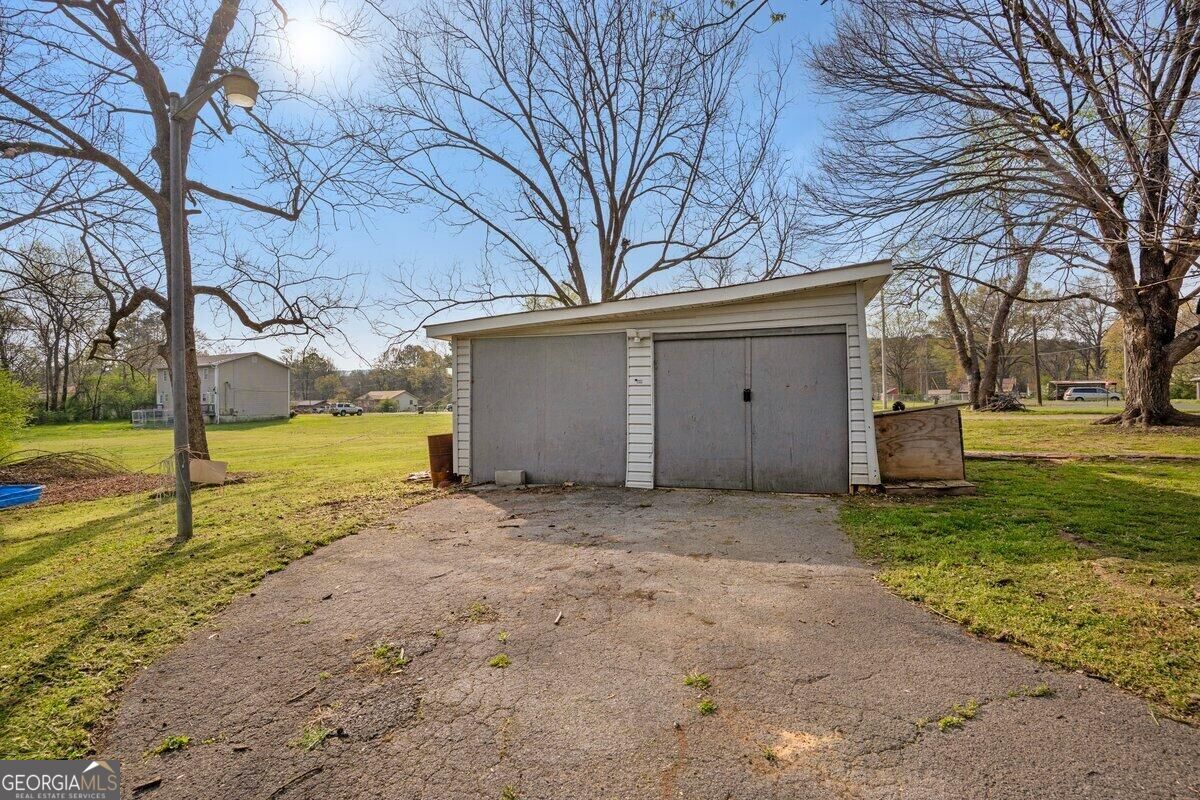 605 Thornton Street Property Photo 17