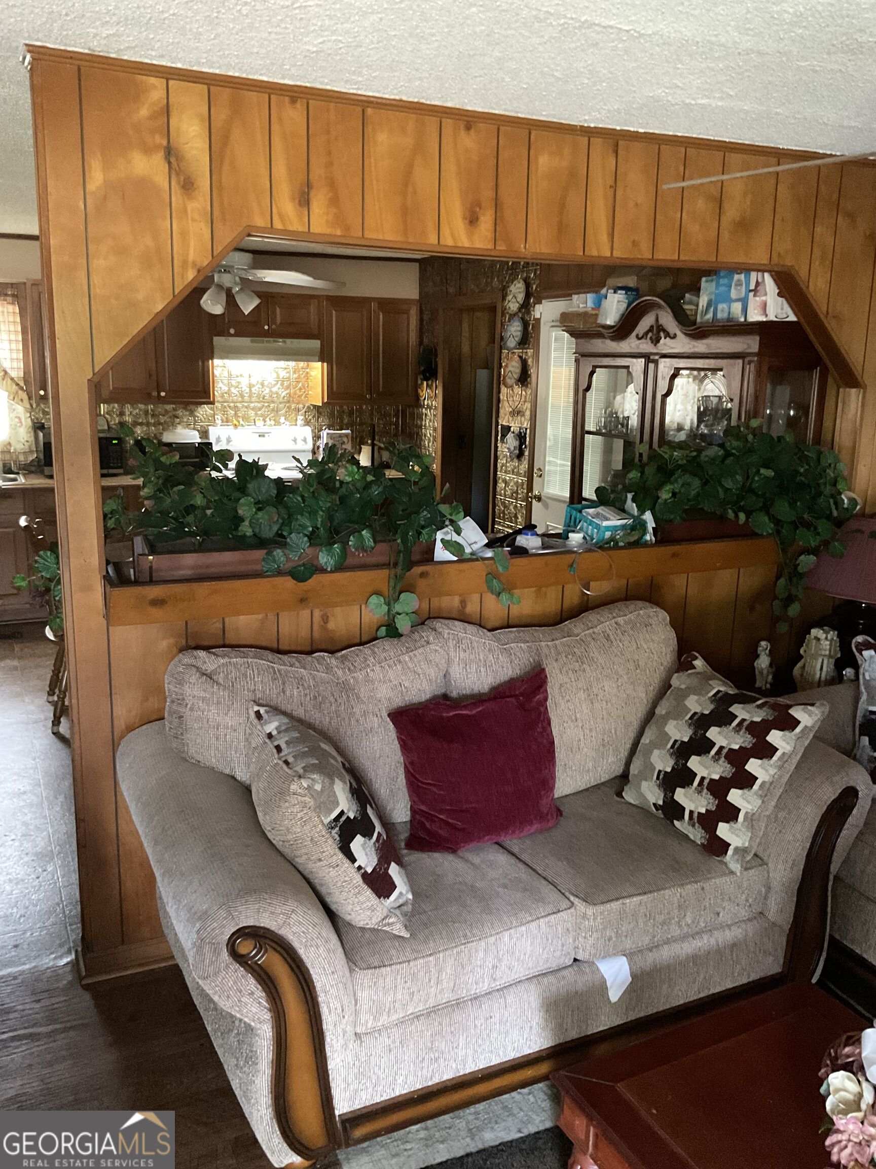 517 Whitehall Street Property Photo 10