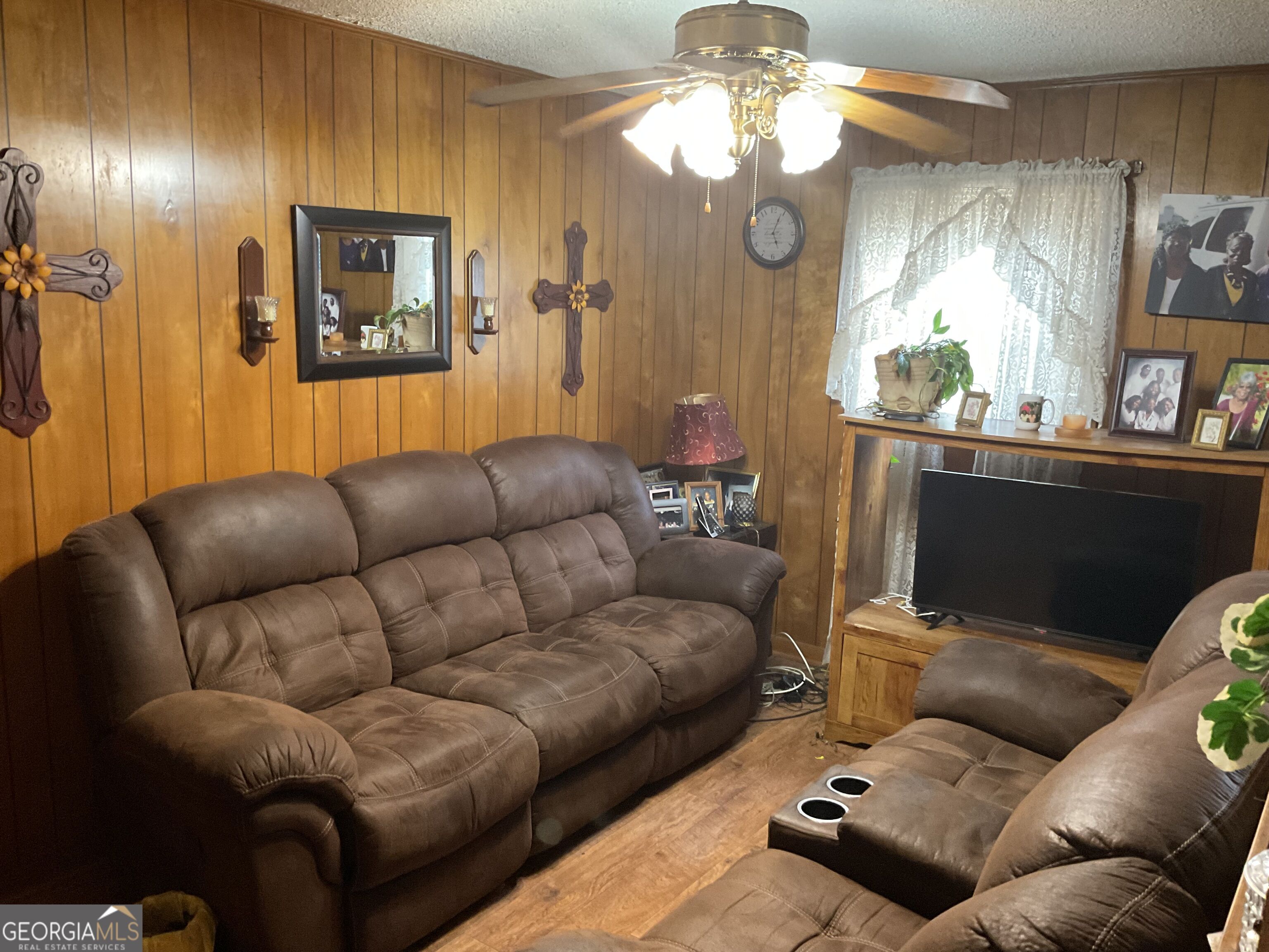 517 Whitehall Street Property Photo 11